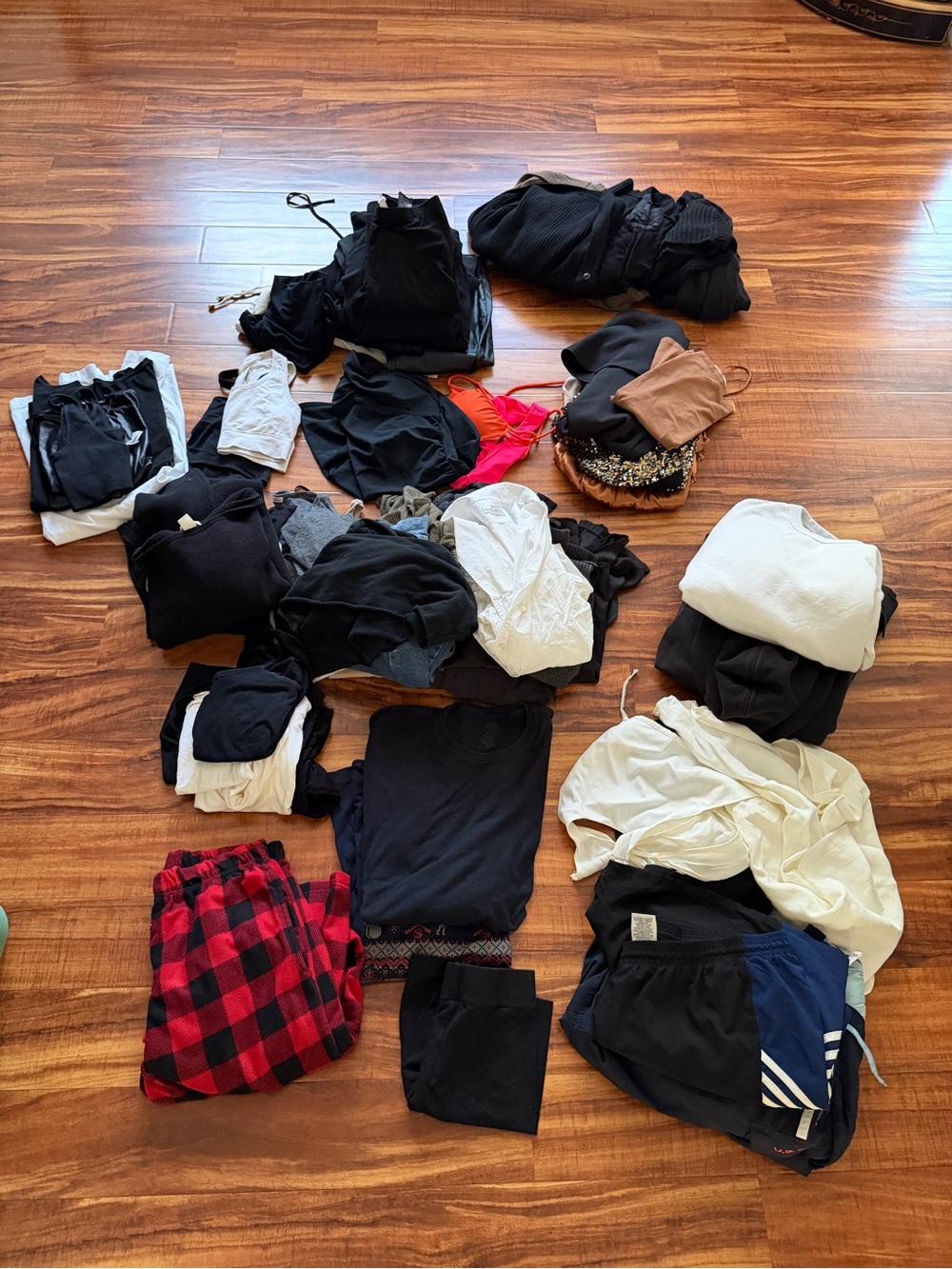 BUNDLE OF woman’s clothedcj